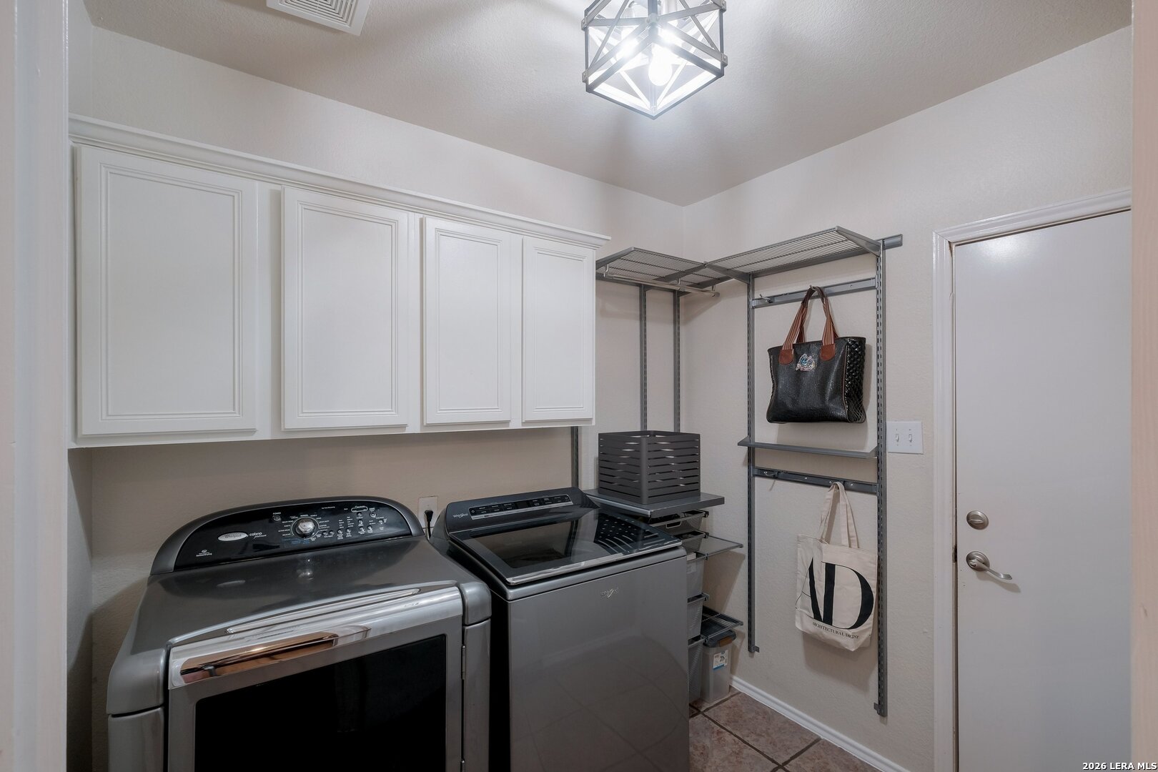 823 Peg Oak