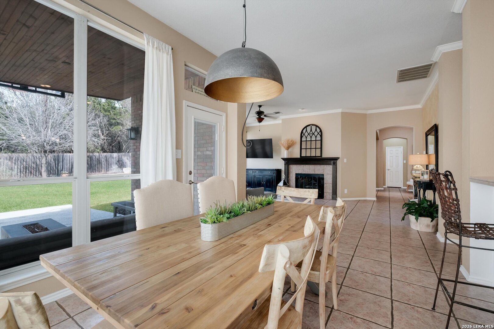 823 Peg Oak