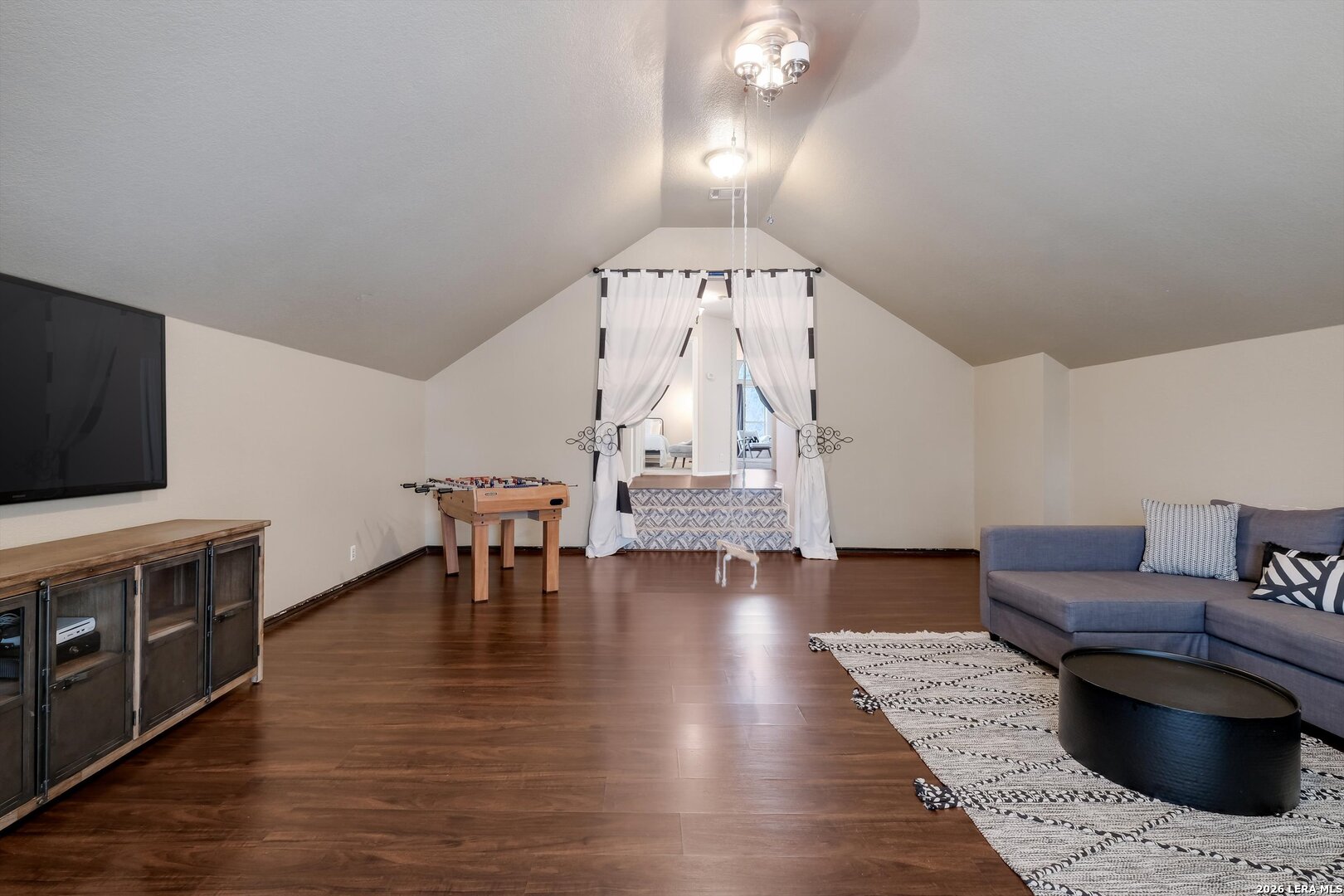 823 Peg Oak