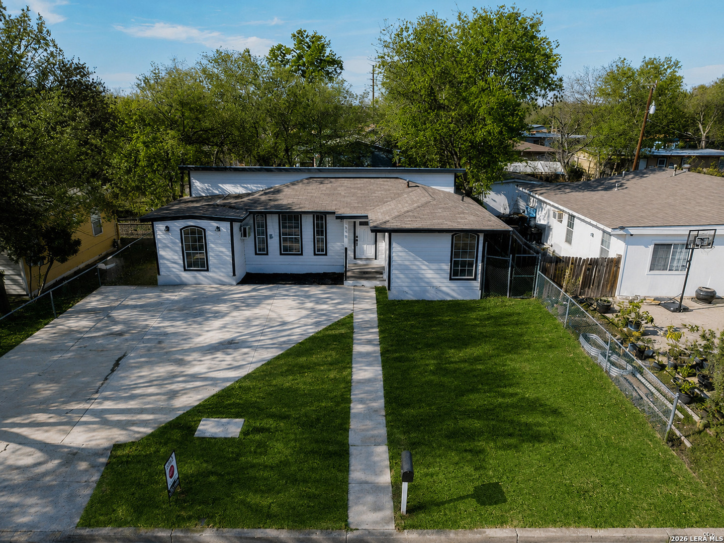 115 Huxley Dr