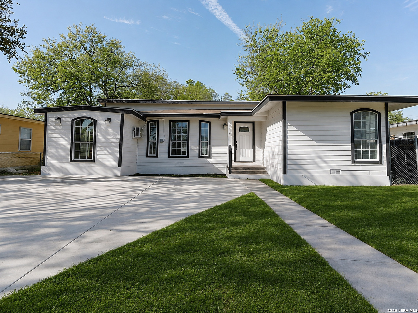 115 Huxley Dr