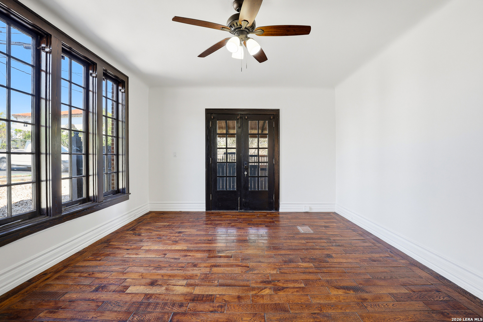 162 Davis Ct
