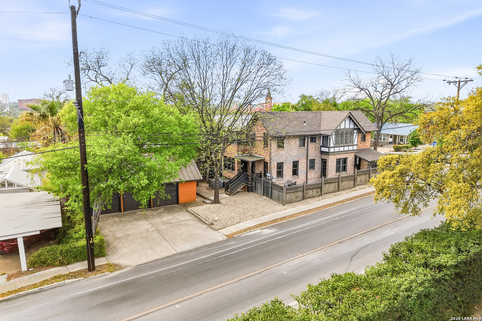 162 Davis Ct