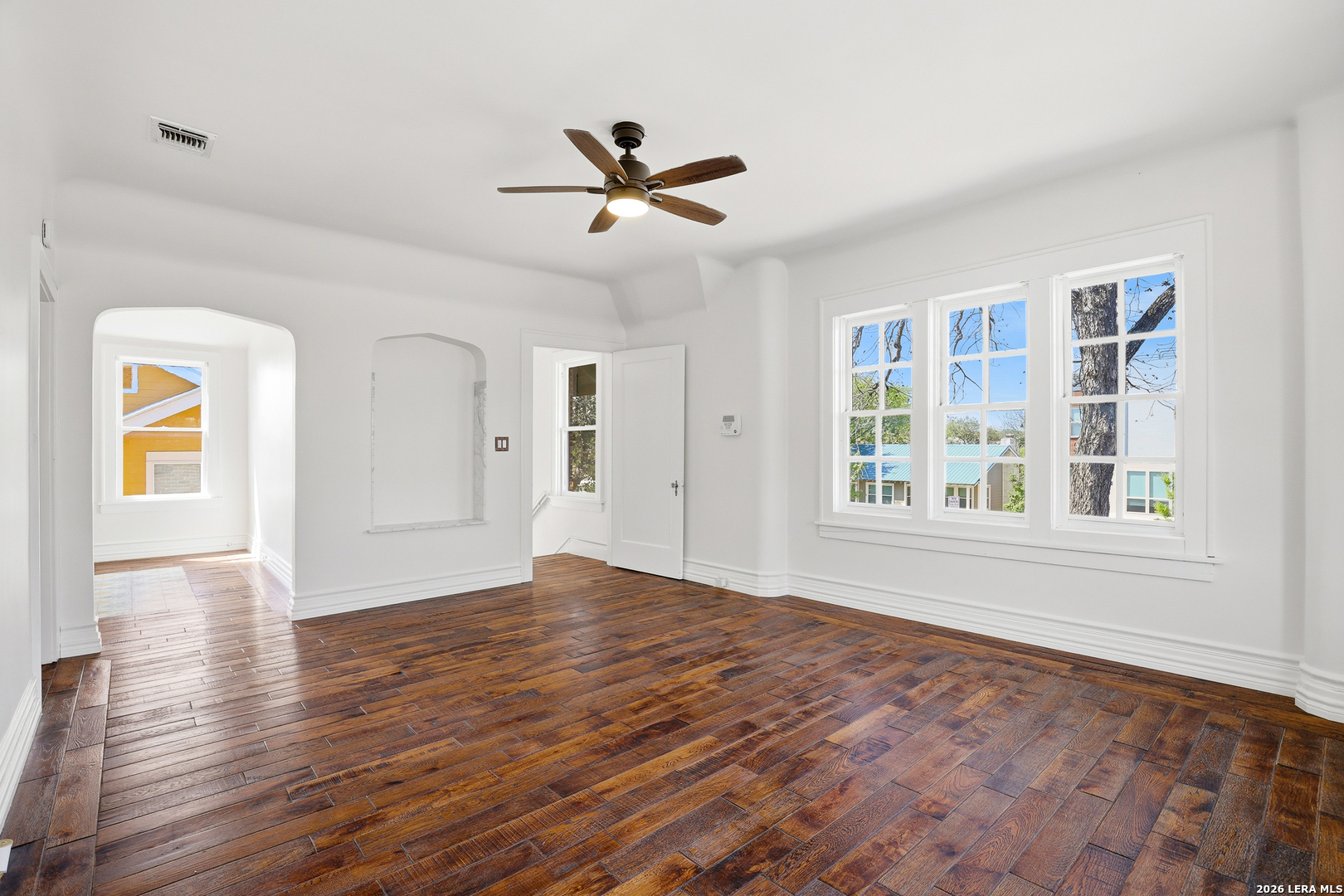 162 Davis Ct