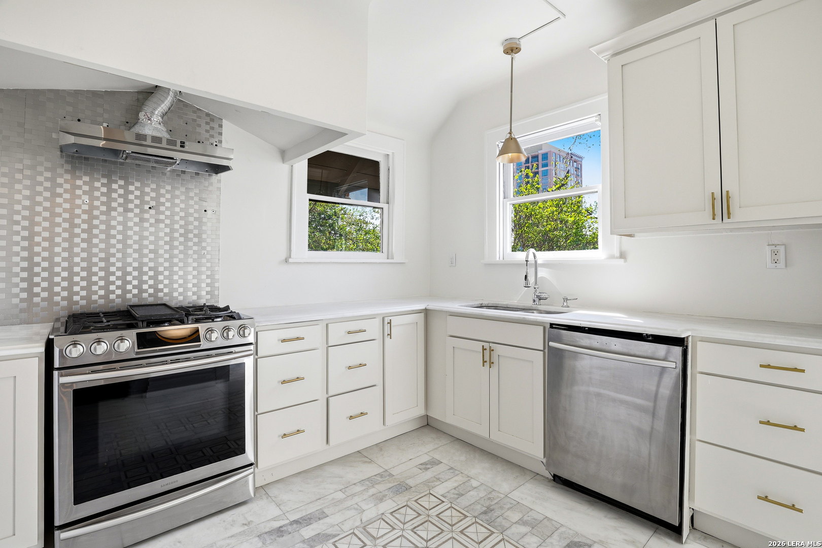 162 Davis Ct