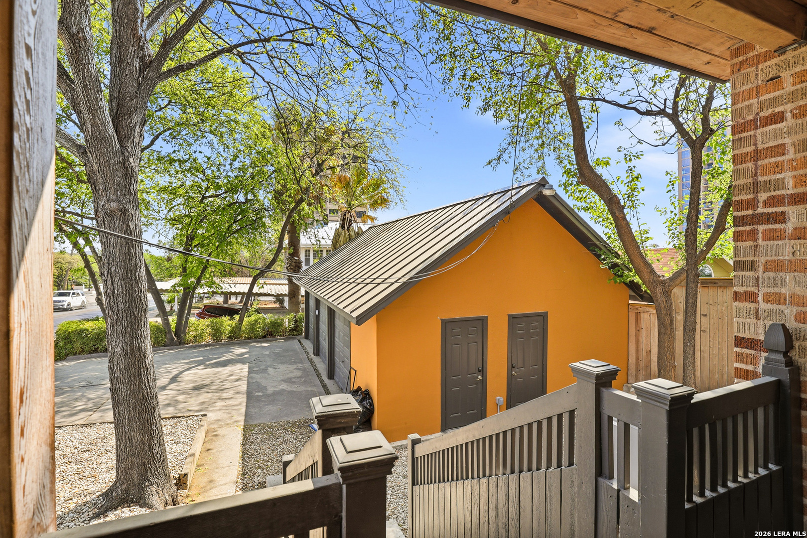 162 Davis Ct