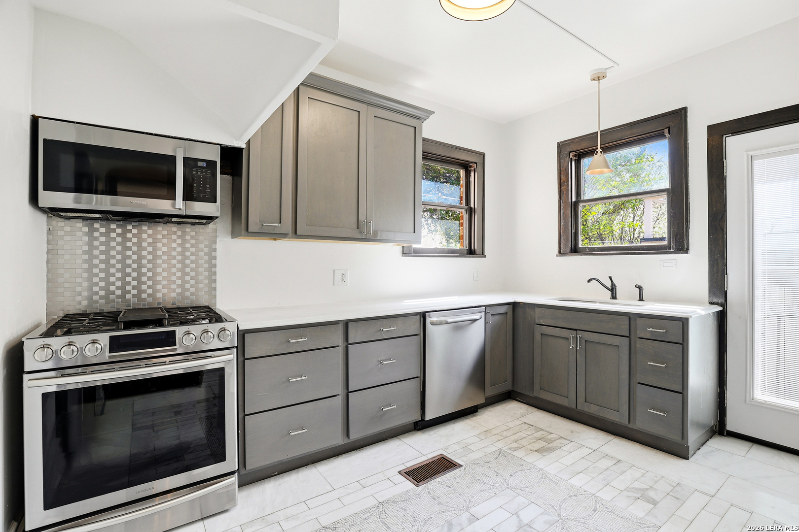 162 Davis Ct