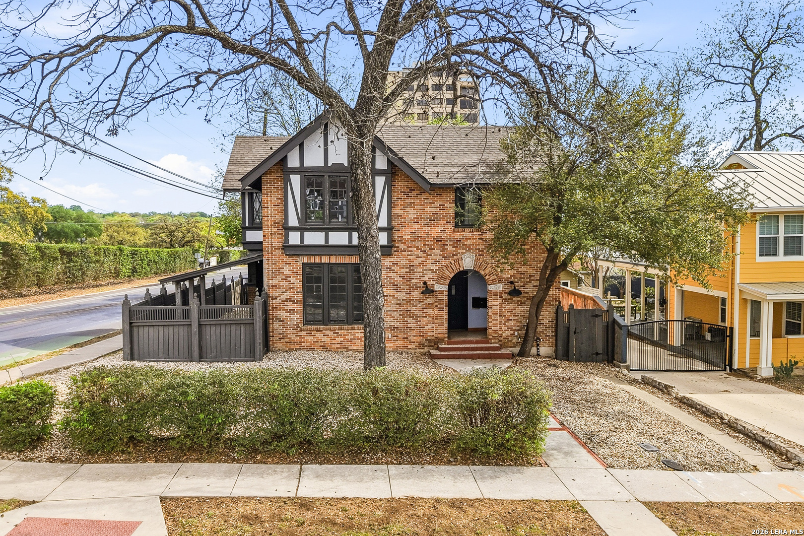 162 Davis Ct
