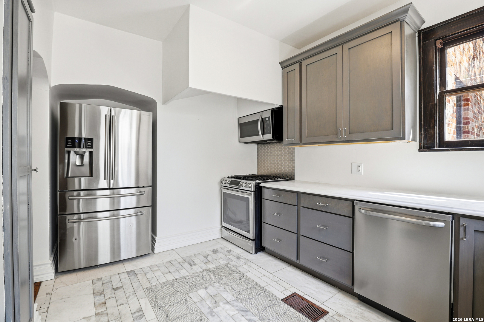 162 Davis Ct