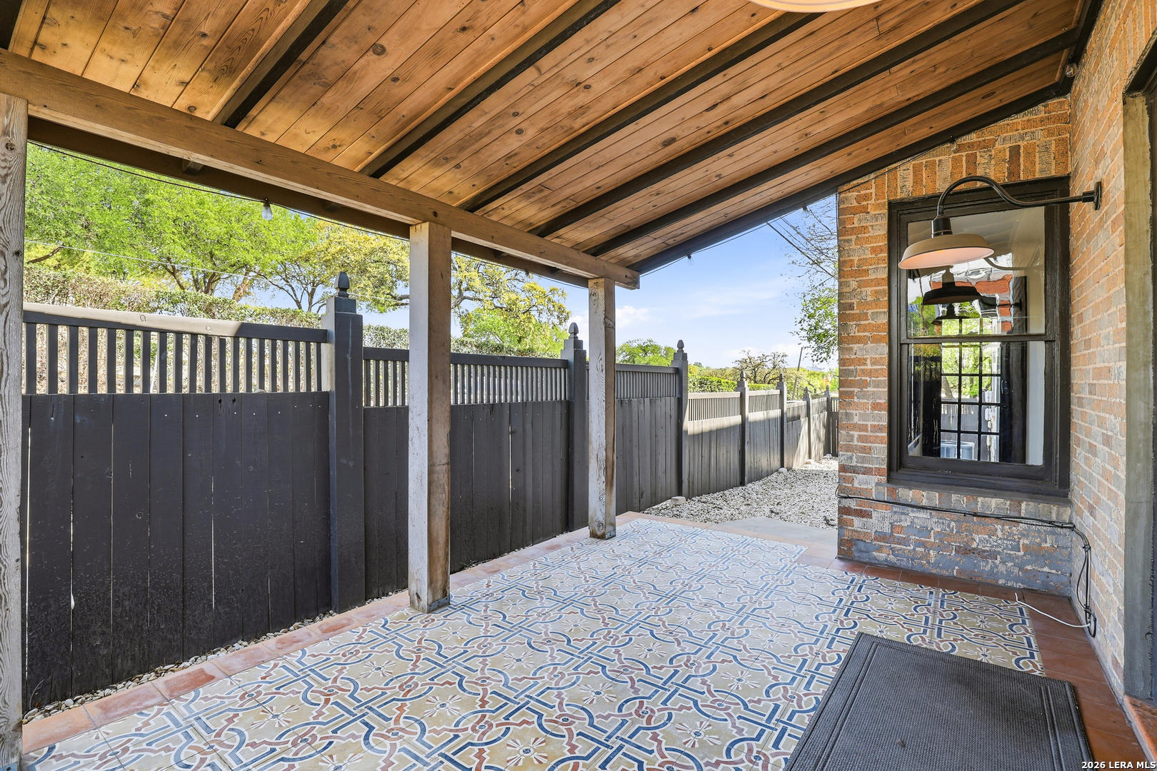162 Davis Ct