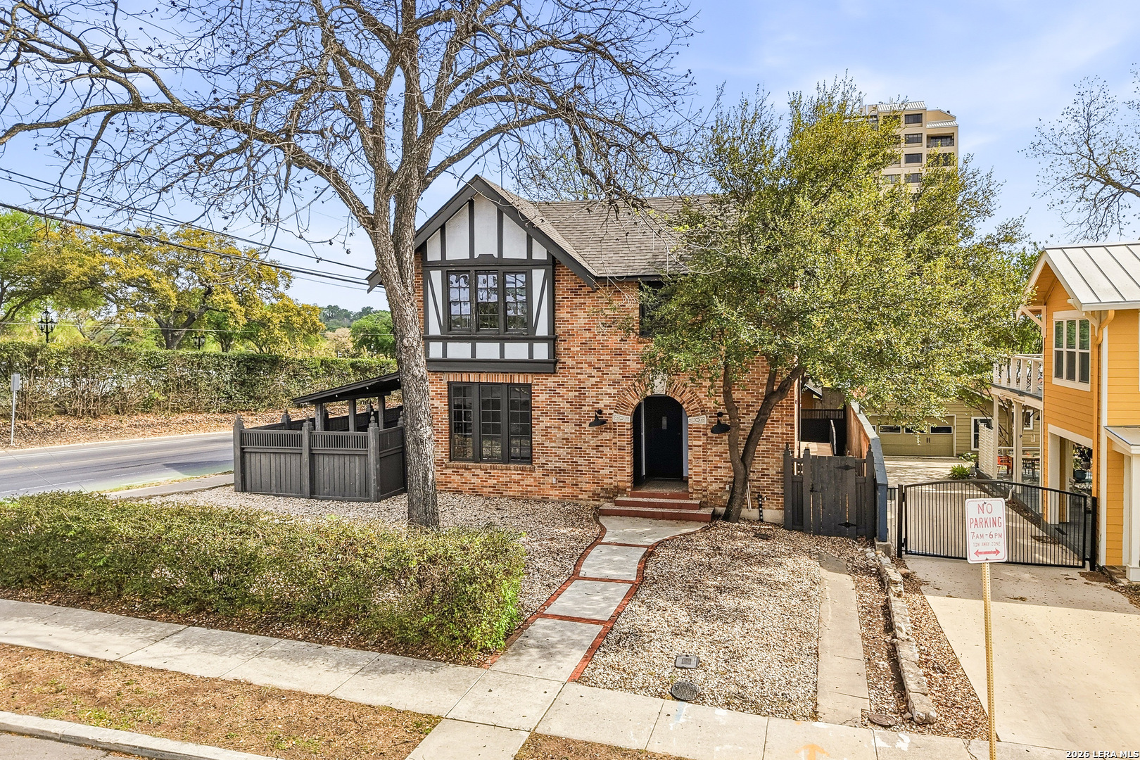 162 Davis Ct