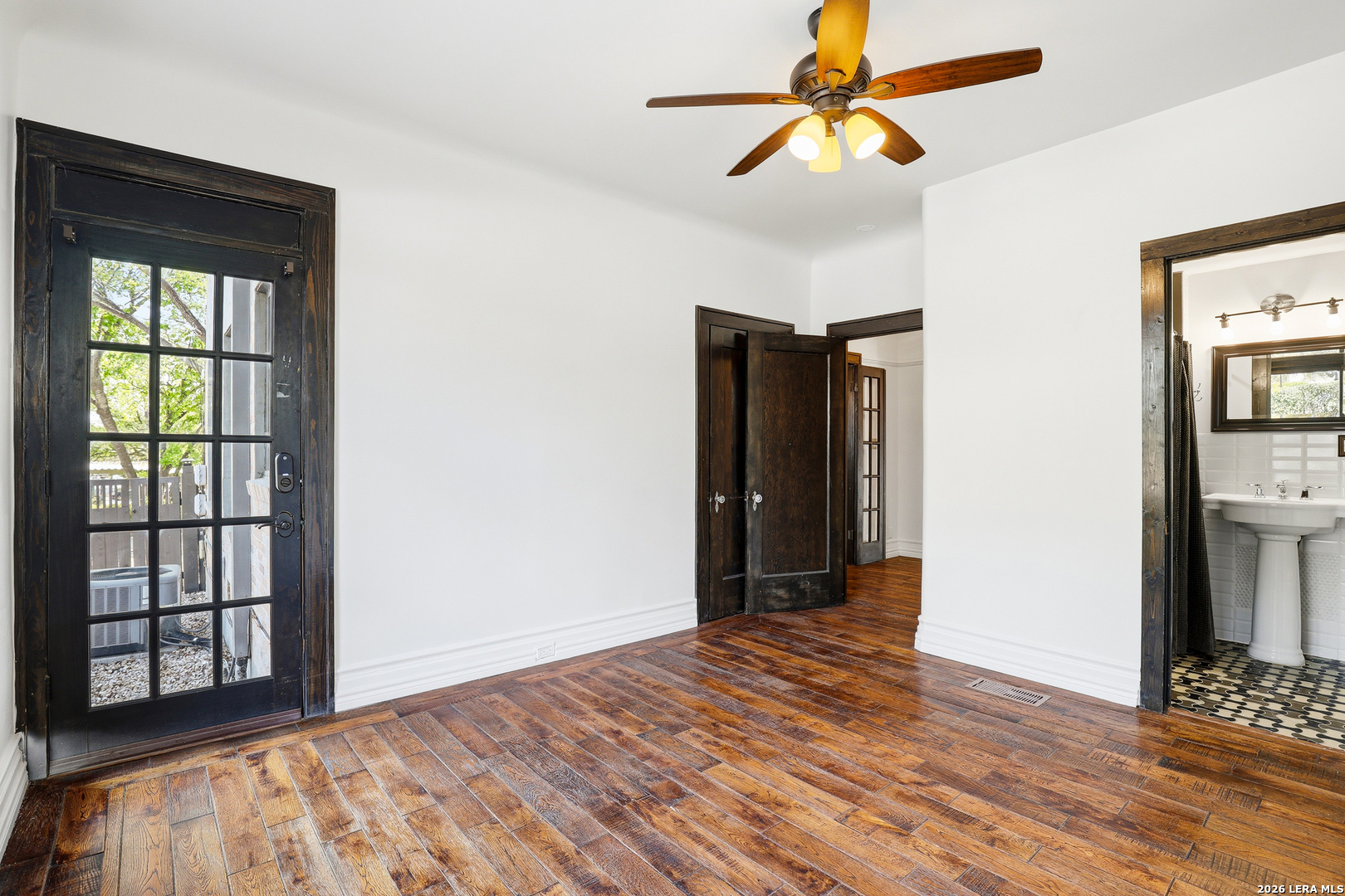 162 Davis Ct