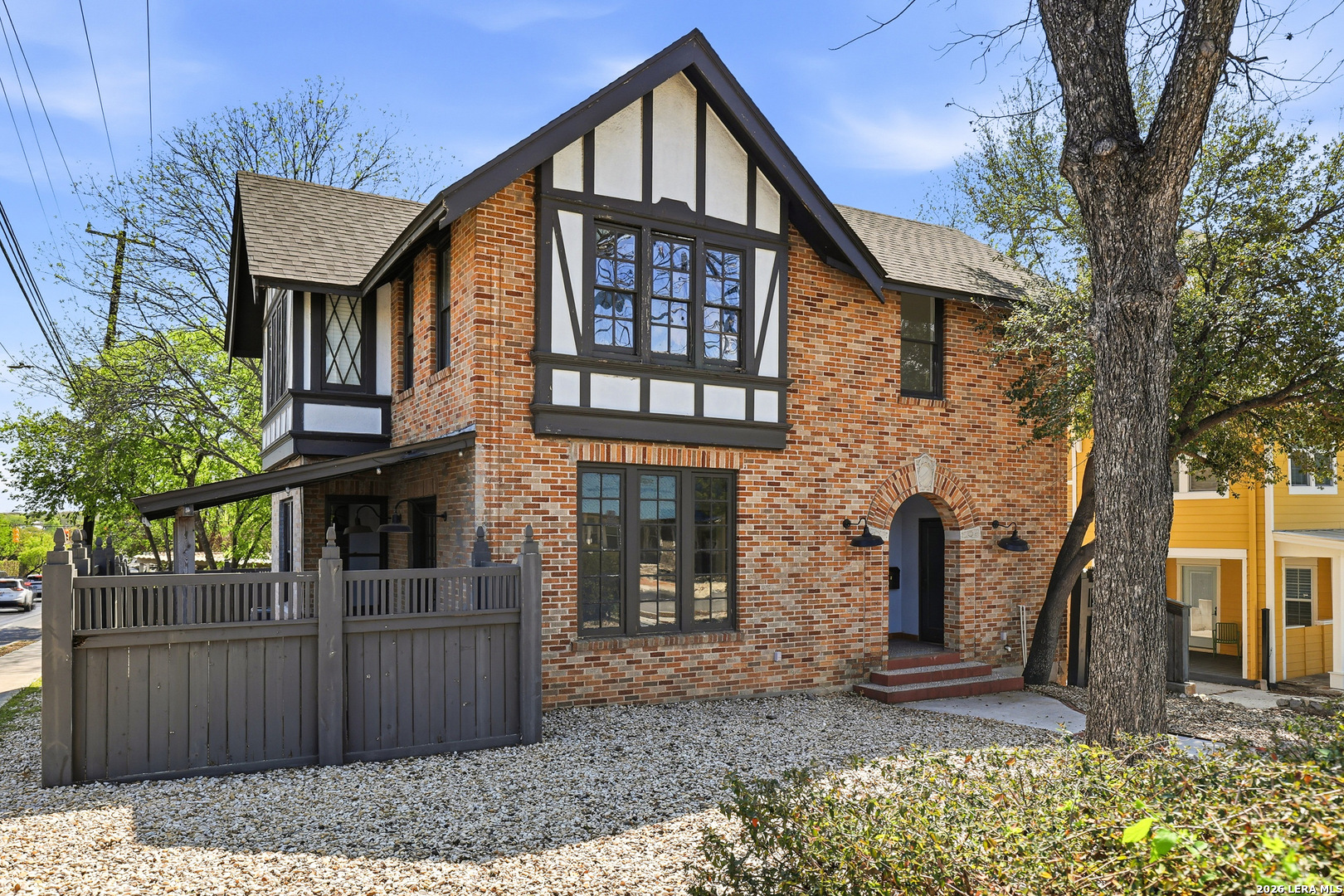 162 Davis Ct