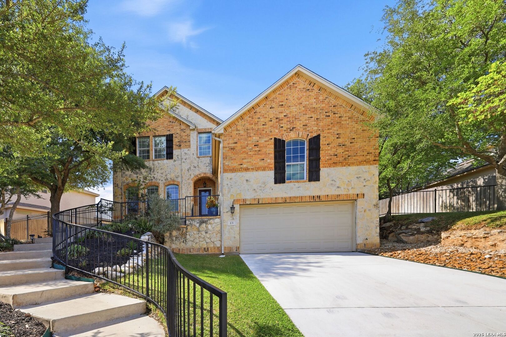 831 Queens Oak