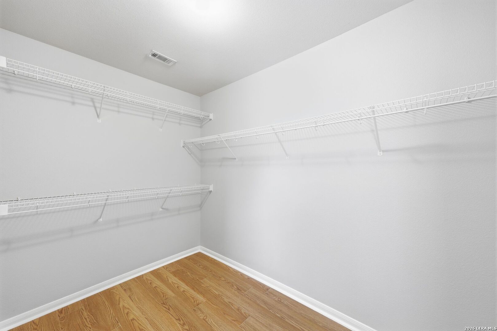 831 Queens Oak