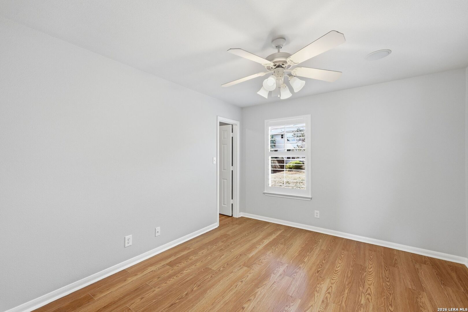 831 Queens Oak