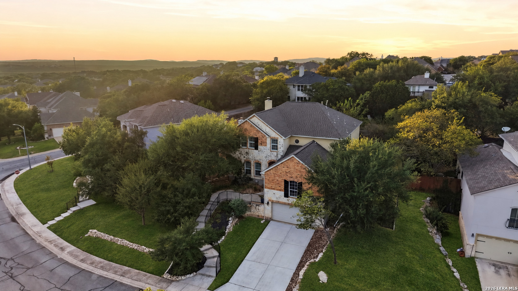 831 Queens Oak