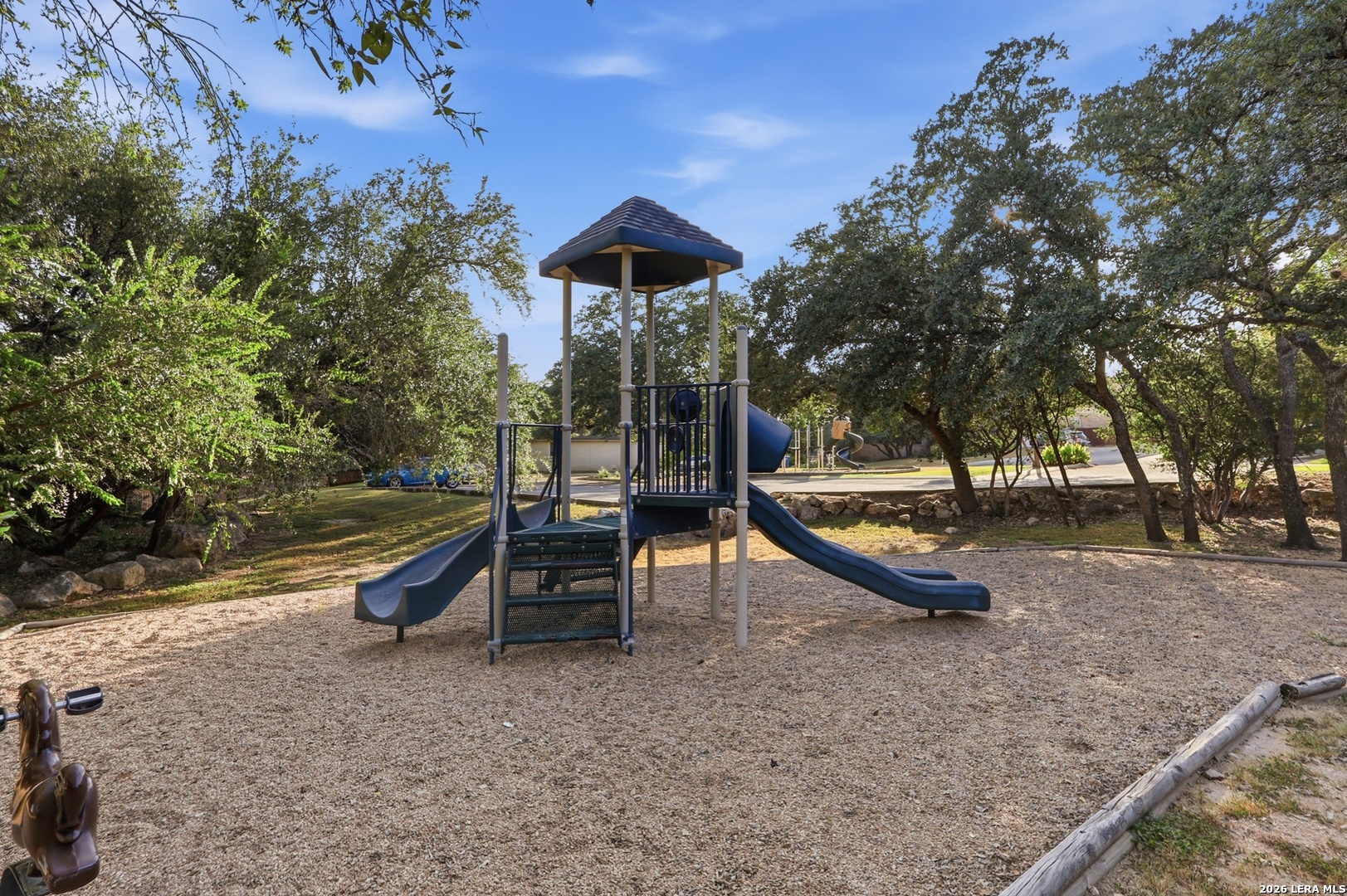 831 Queens Oak
