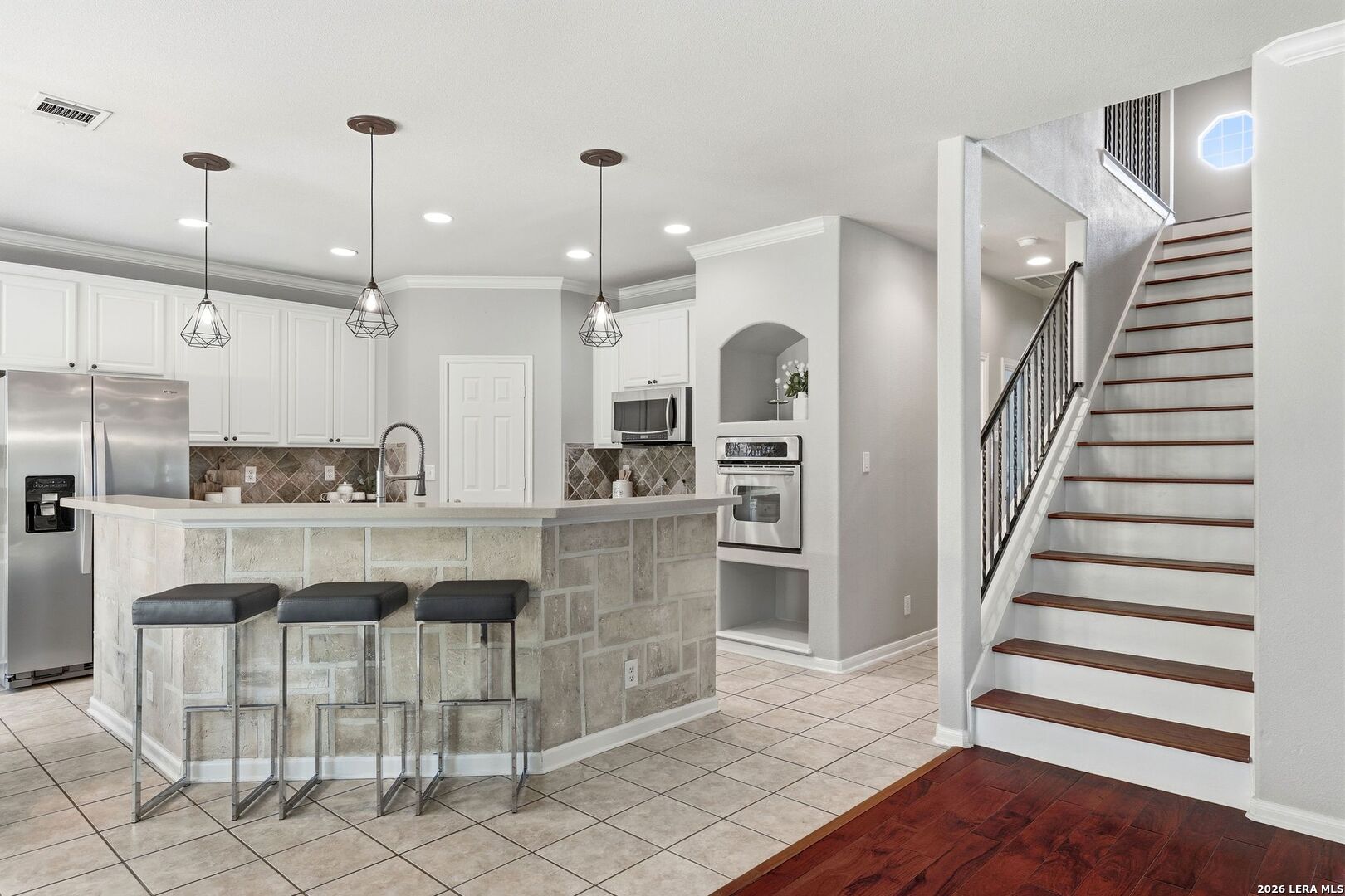 831 Queens Oak