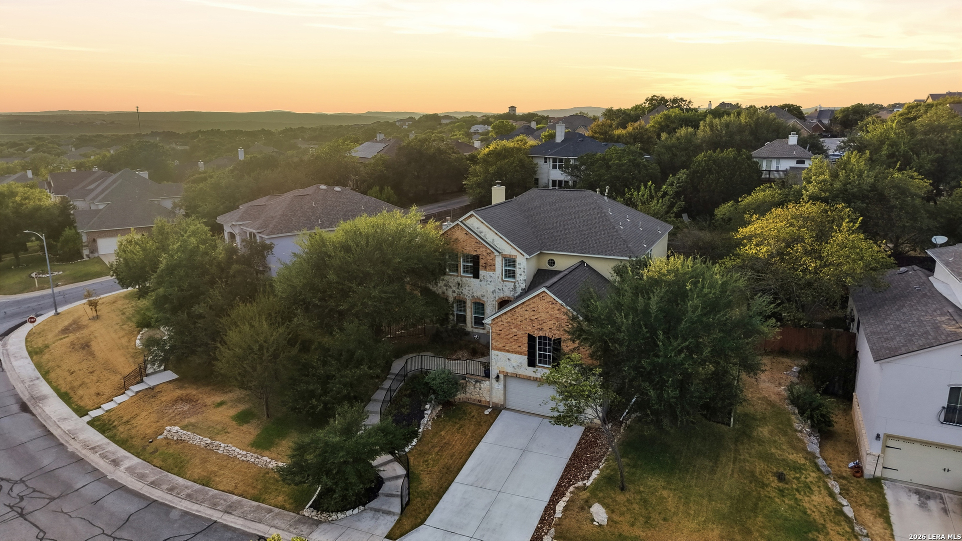 831 Queens Oak