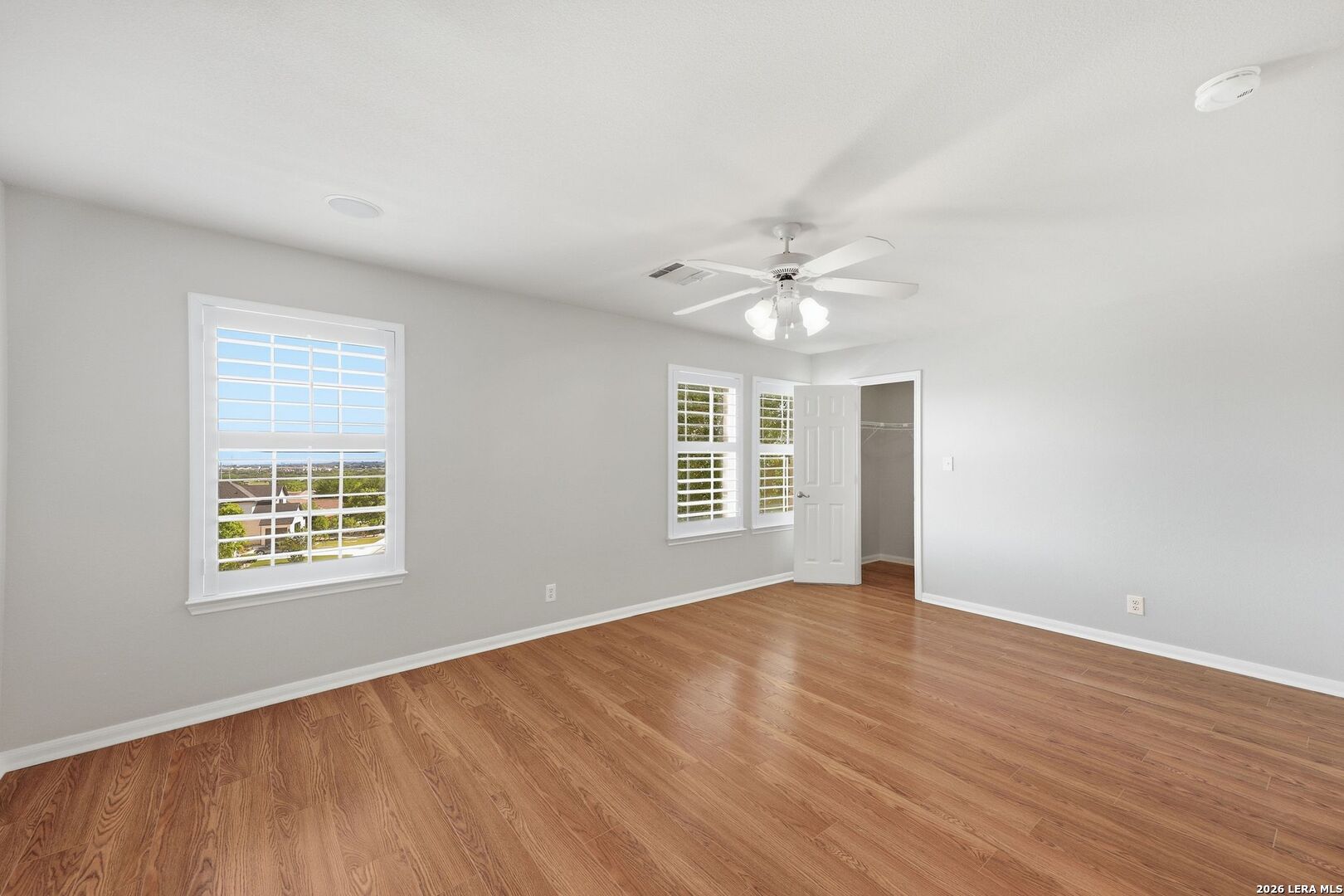 831 Queens Oak