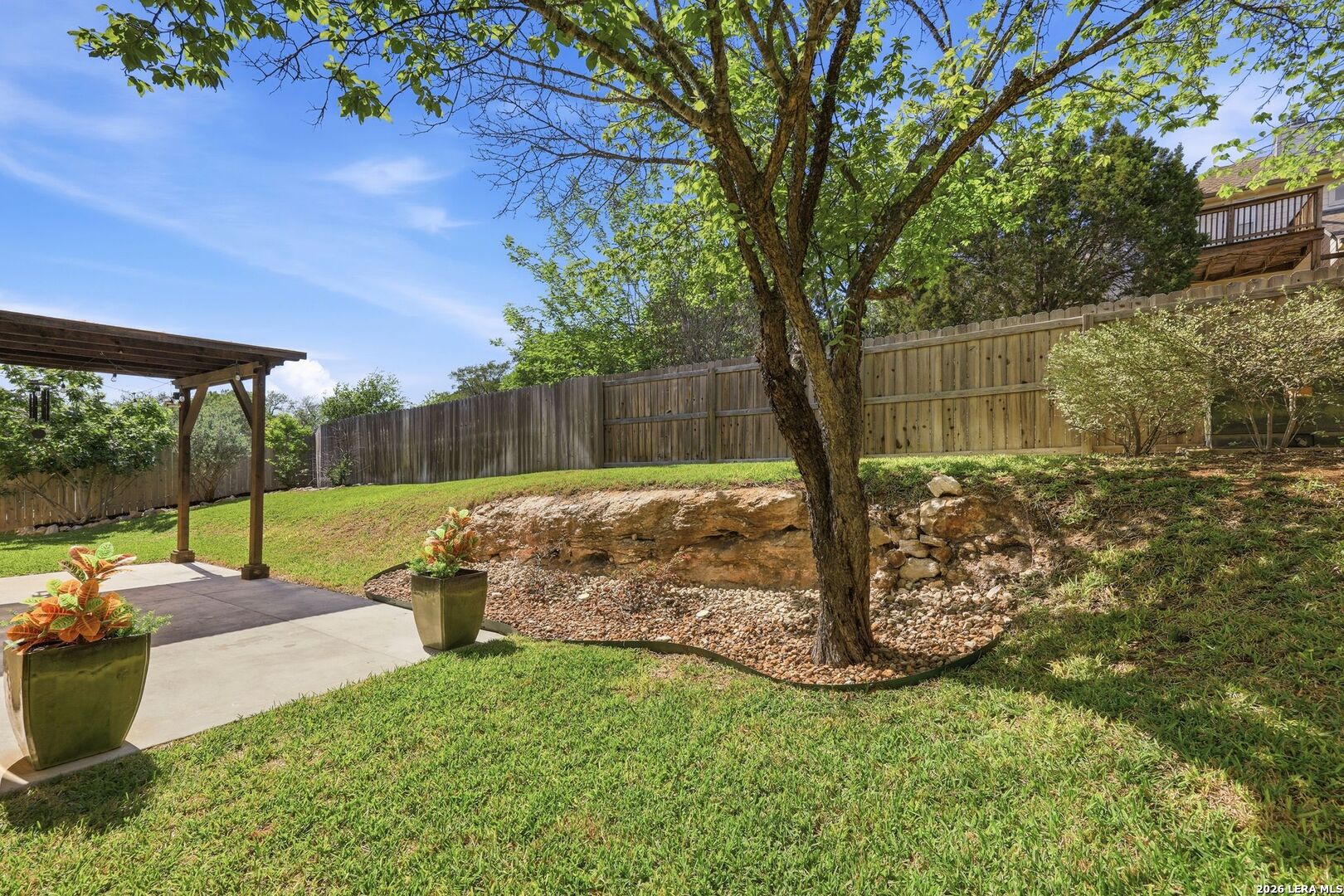 831 Queens Oak