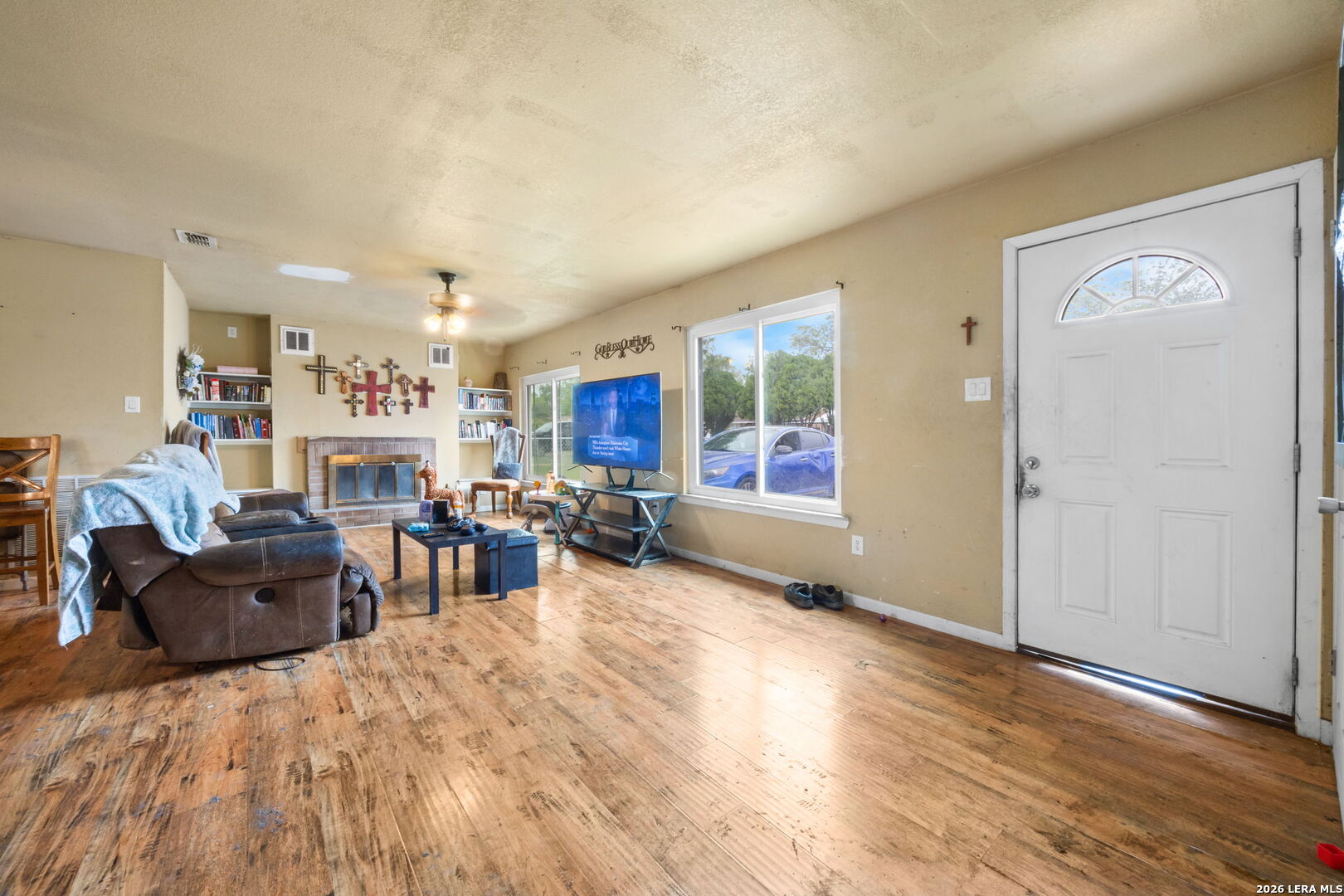 2305 Elaine Dr