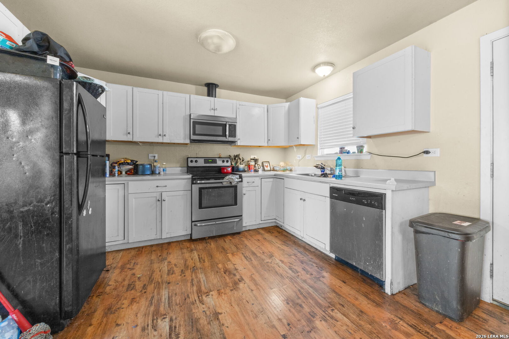 2305 Elaine Dr