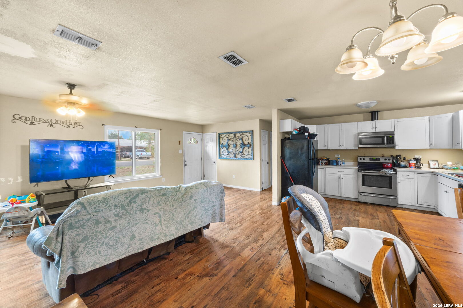 2305 Elaine Dr
