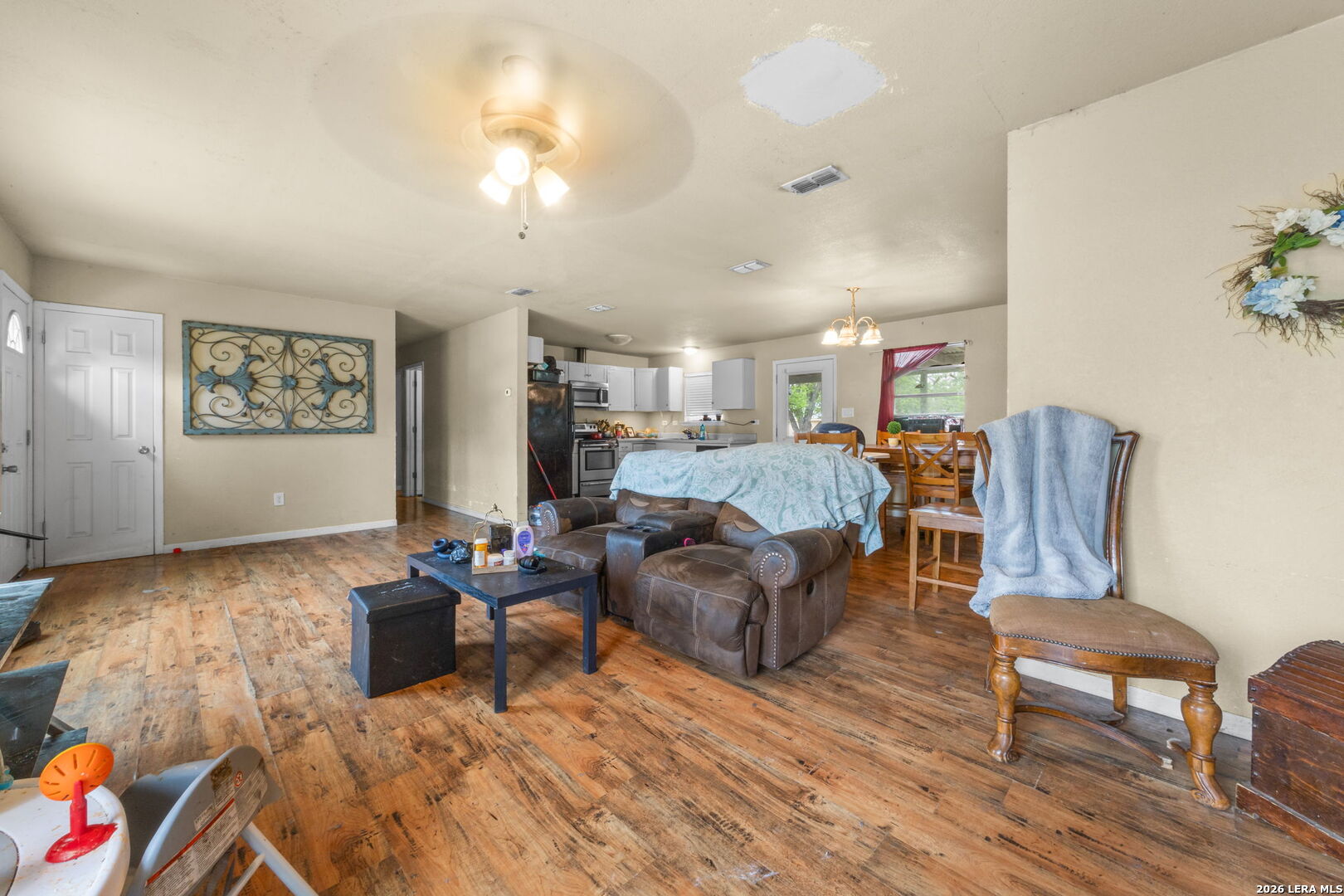 2305 Elaine Dr