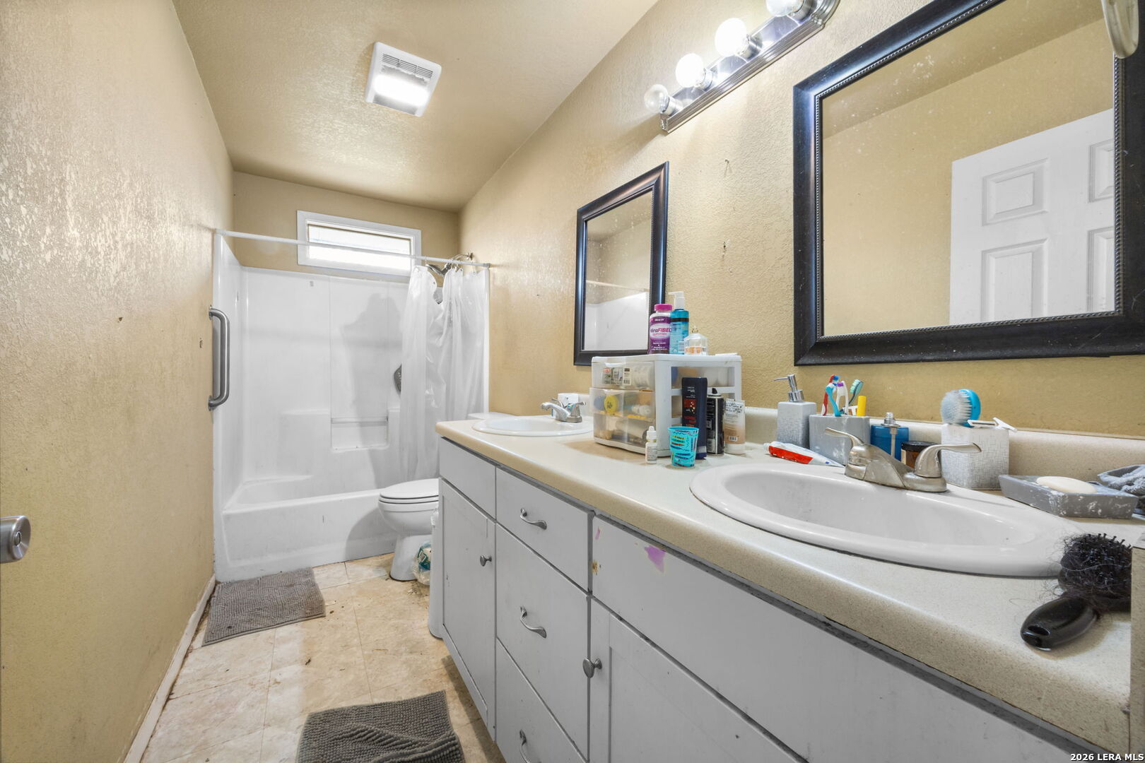 2305 Elaine Dr