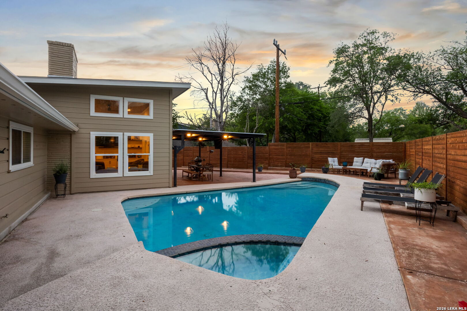 1307 MOUNT VIEJA DR