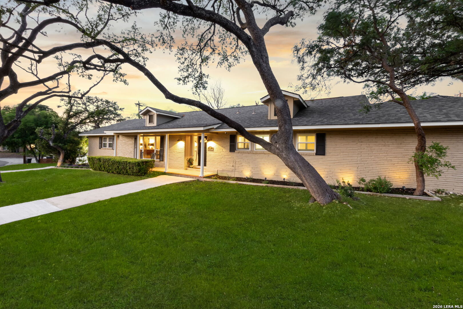 1307 MOUNT VIEJA DR