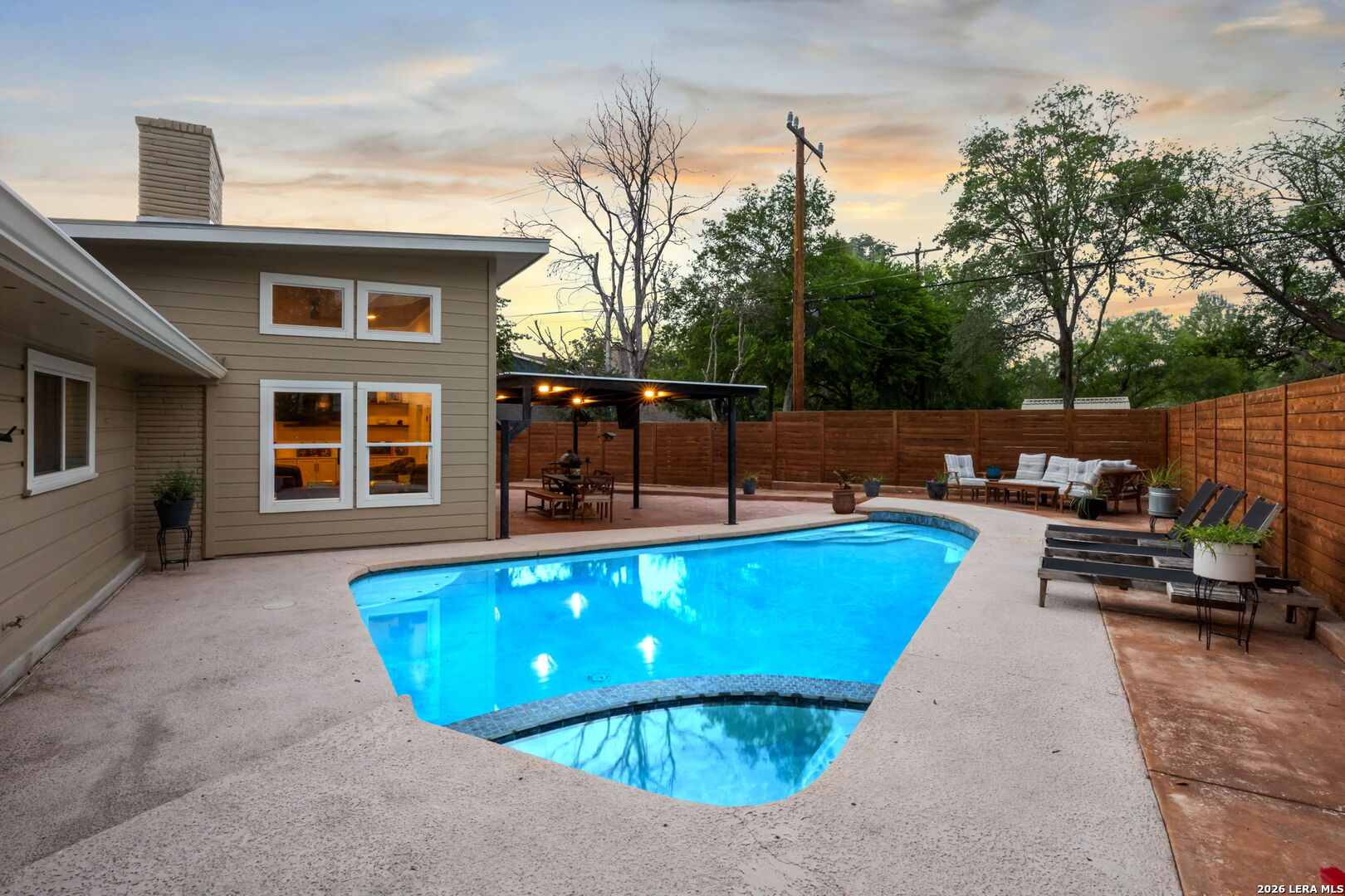 1307 MOUNT VIEJA DR