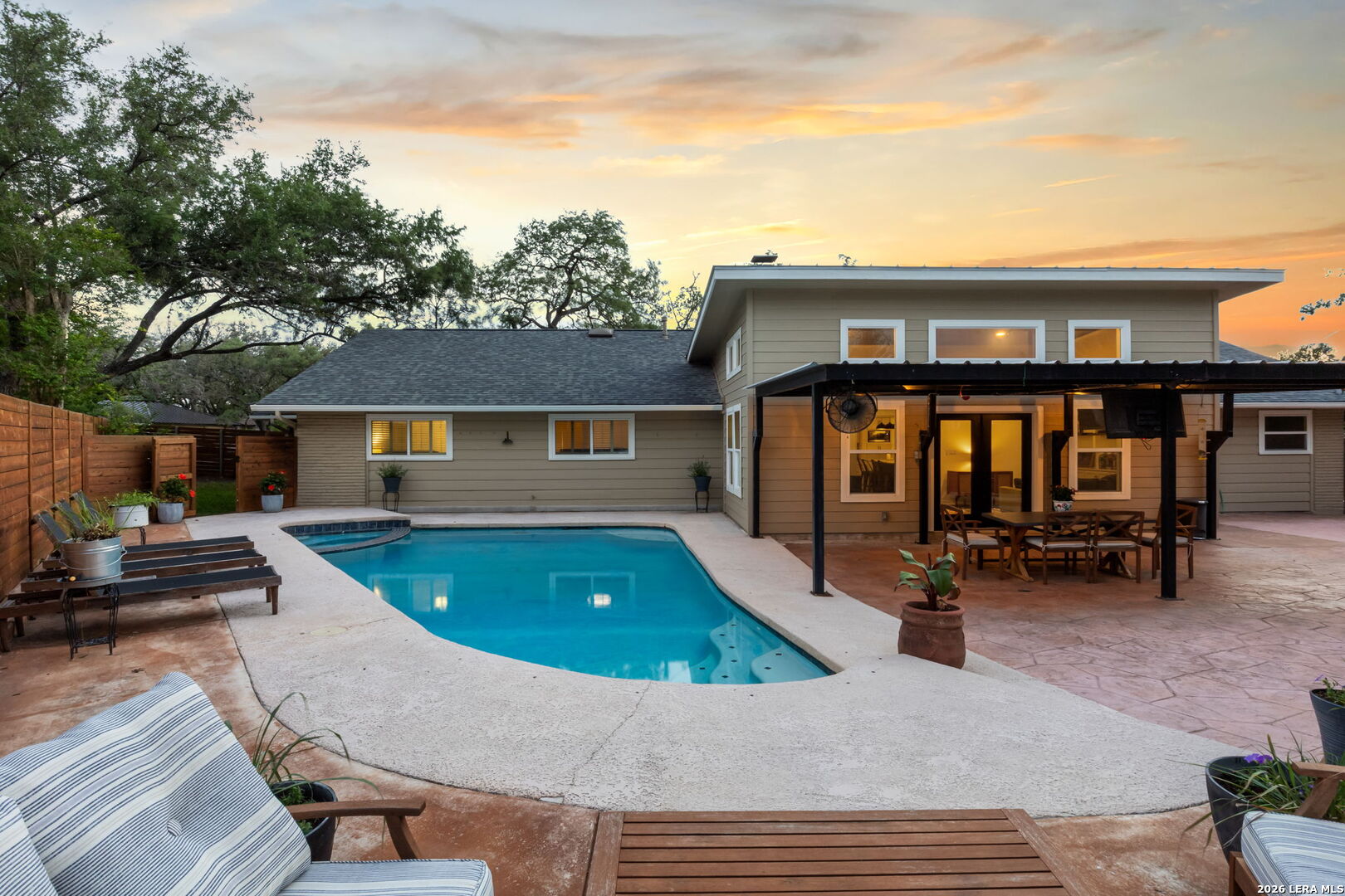 1307 MOUNT VIEJA DR