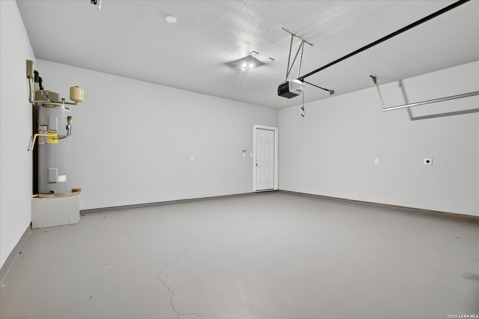 3723 Commercial Ave