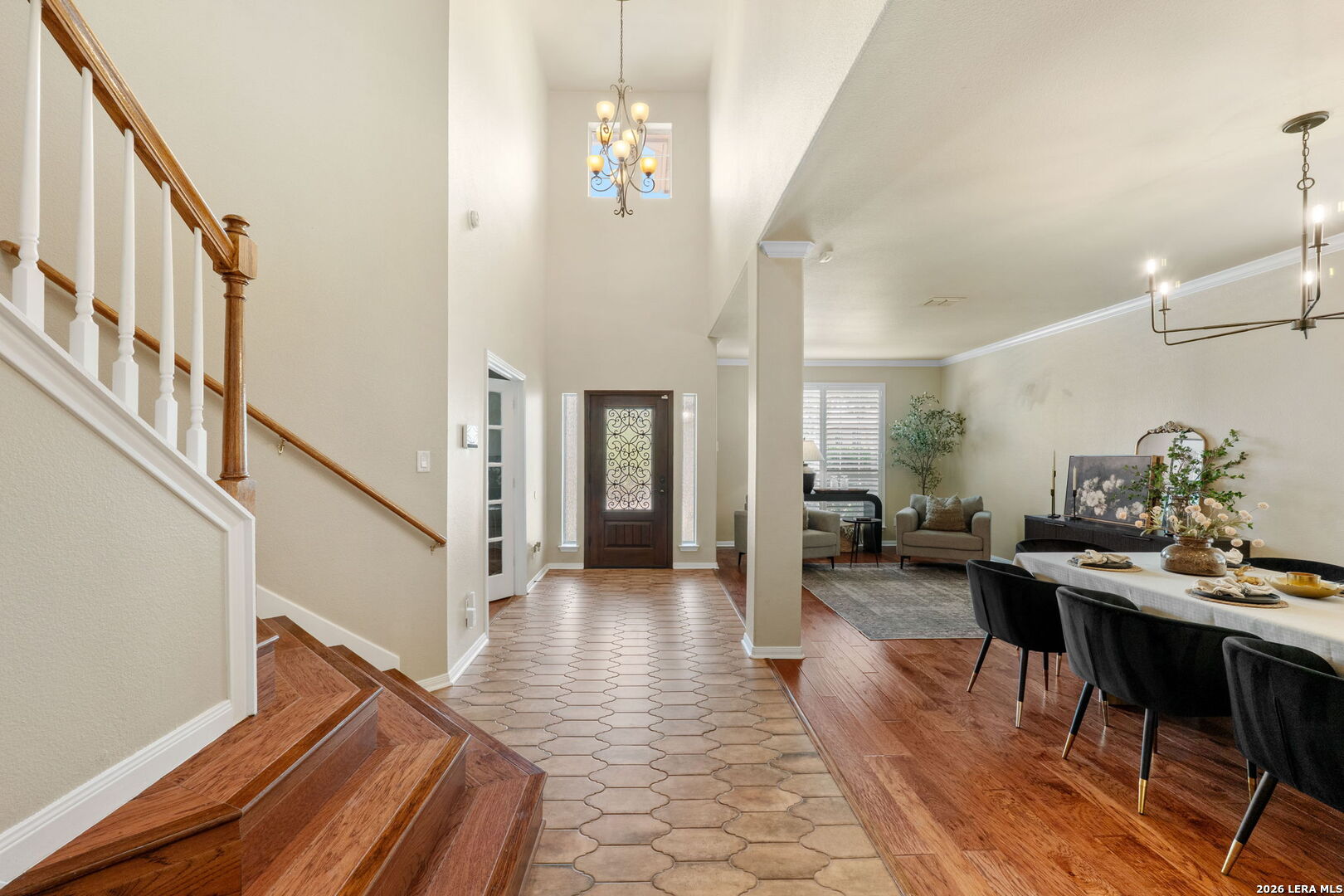 410 Midway Crst