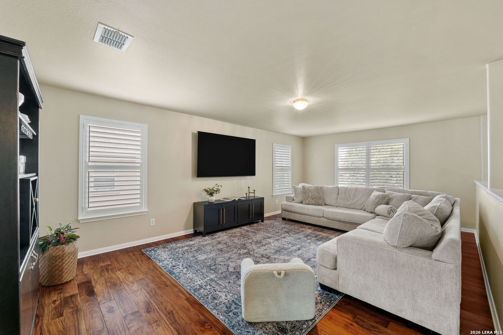 410 Midway Crst