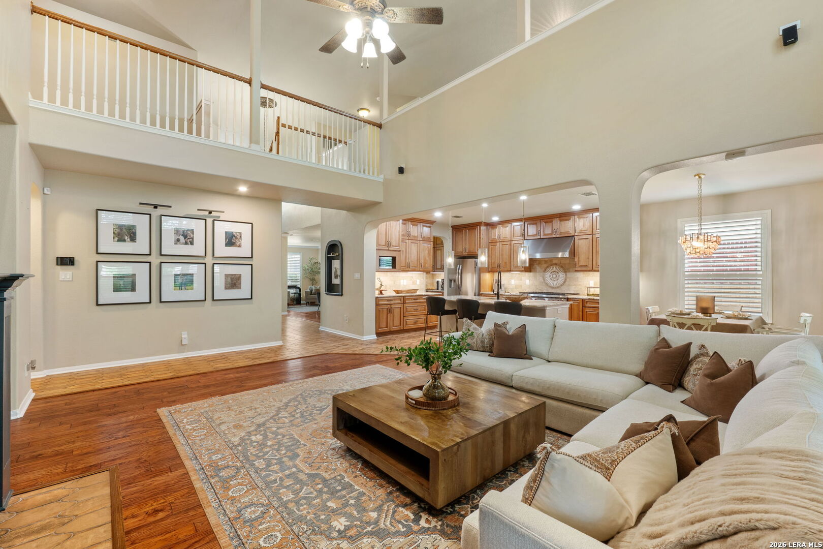 410 Midway Crst