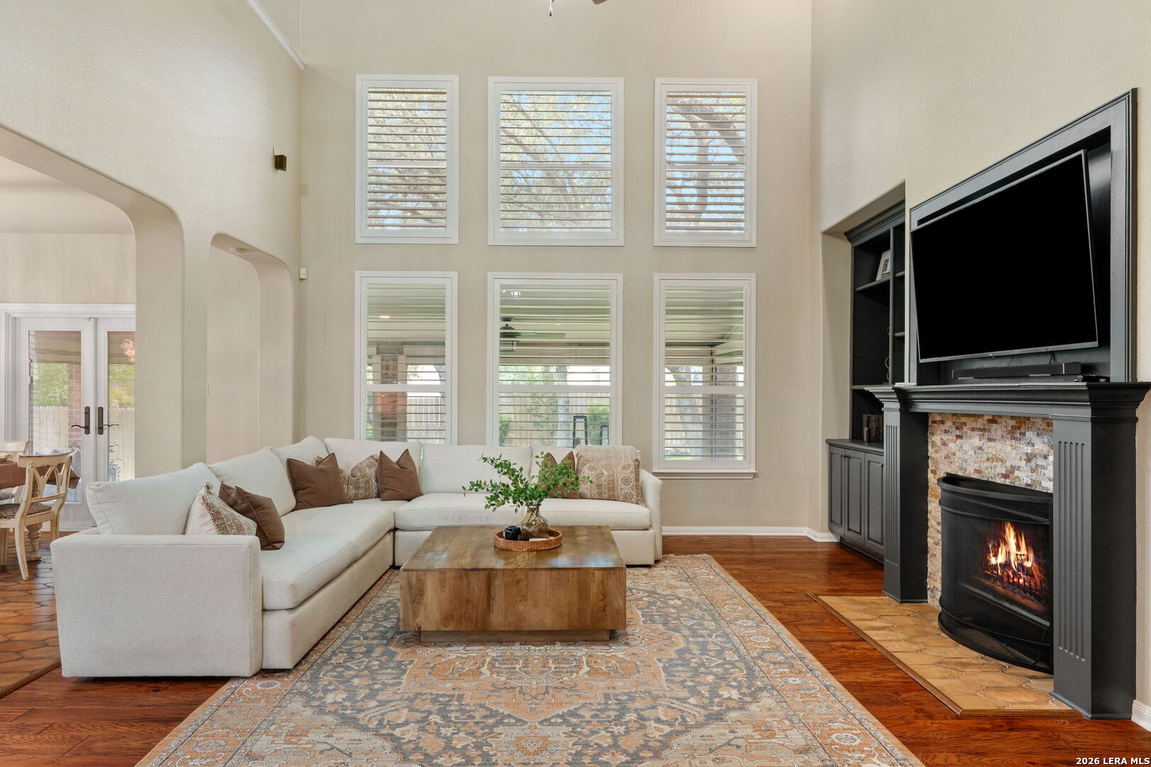 410 Midway Crst