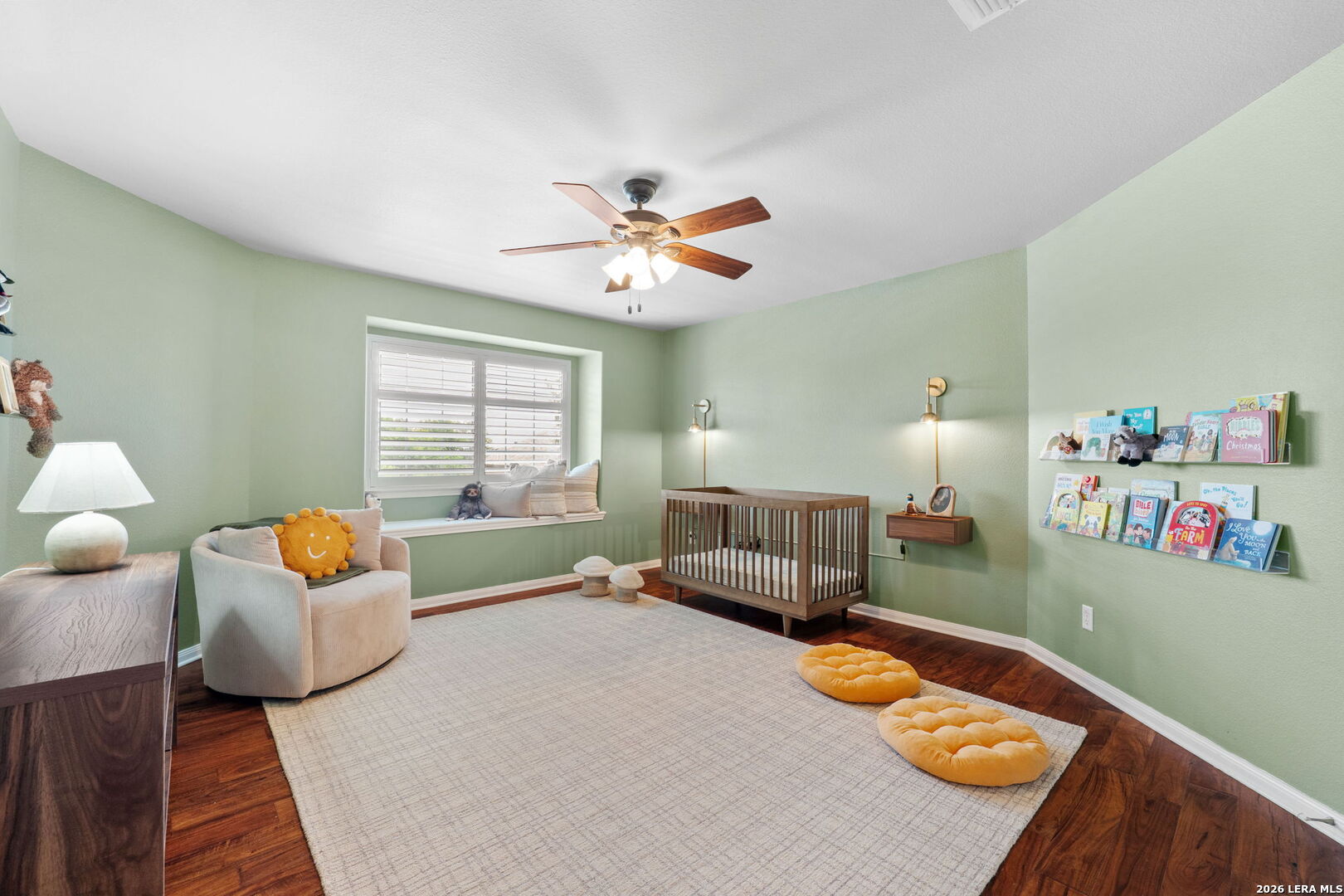 410 Midway Crst