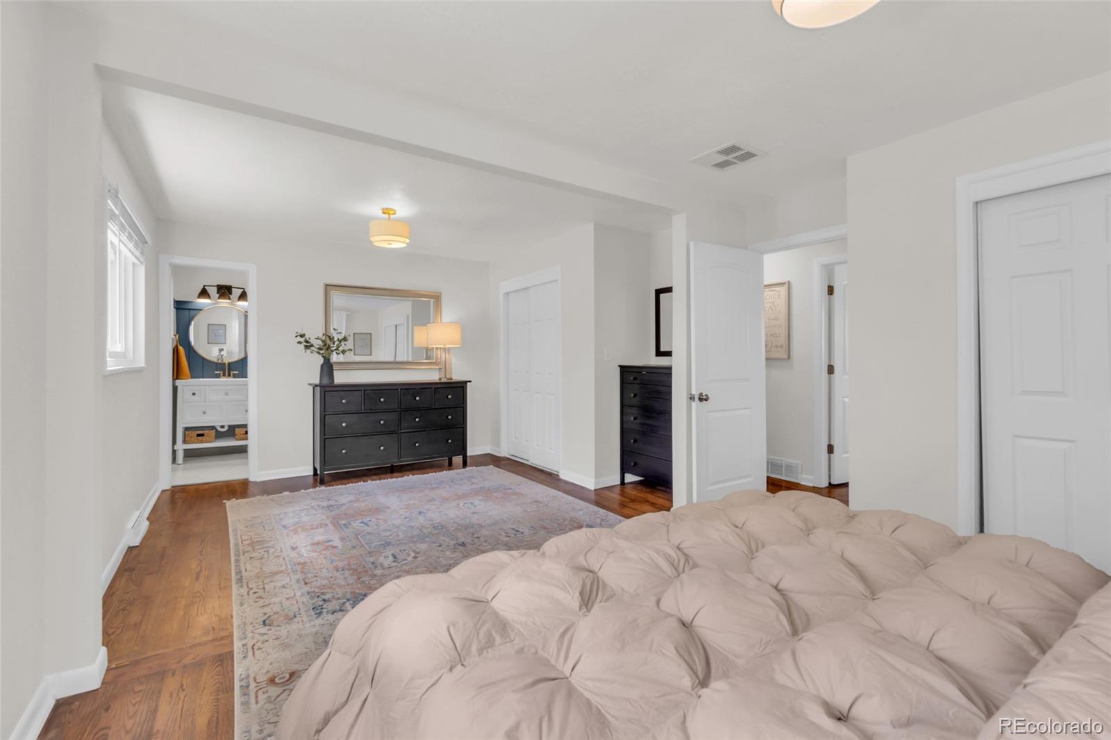 3112 W Layton Avenue