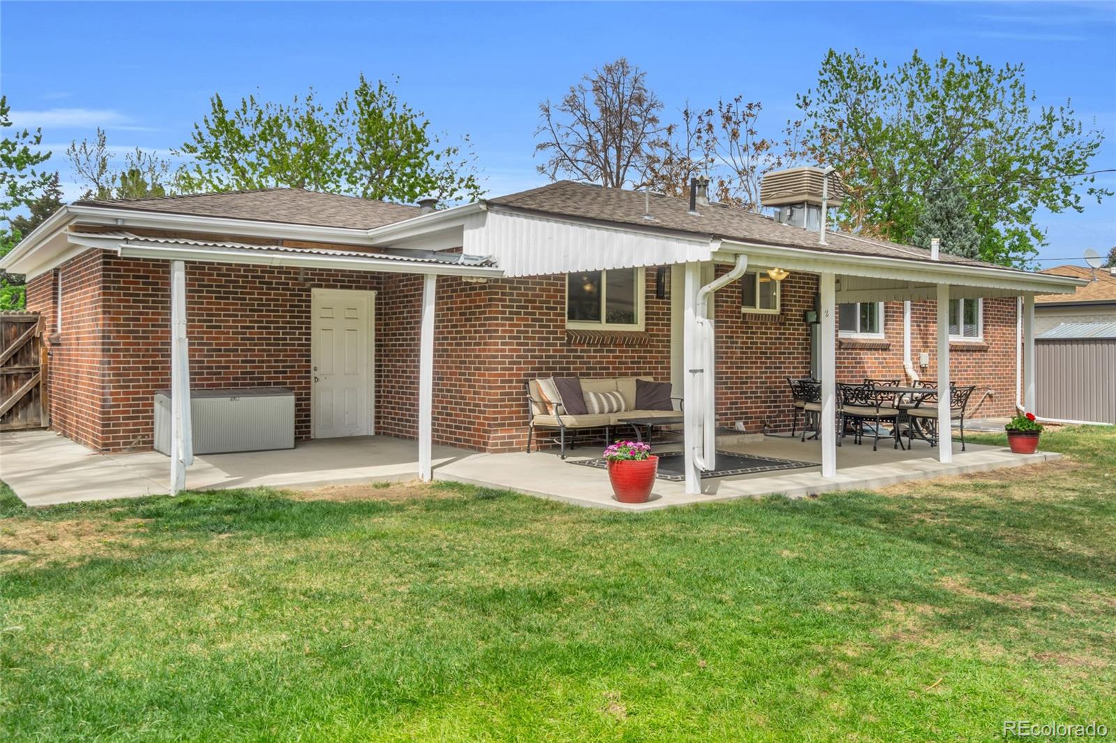 3112 W Layton Avenue