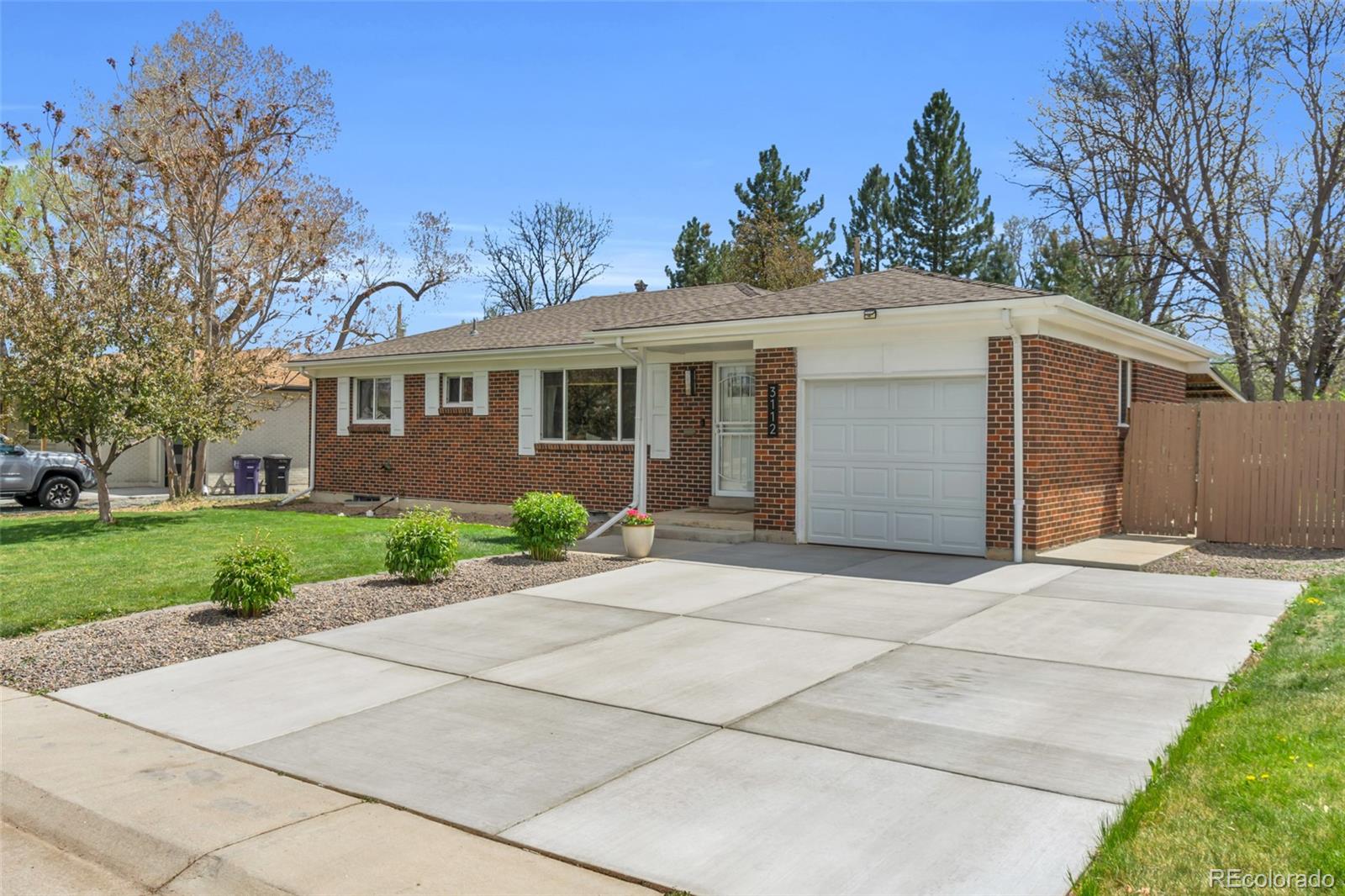 3112 W Layton Avenue