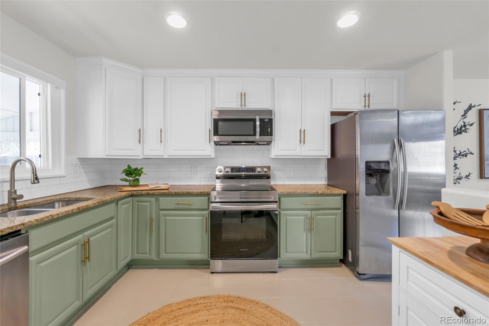 3112 W Layton Avenue