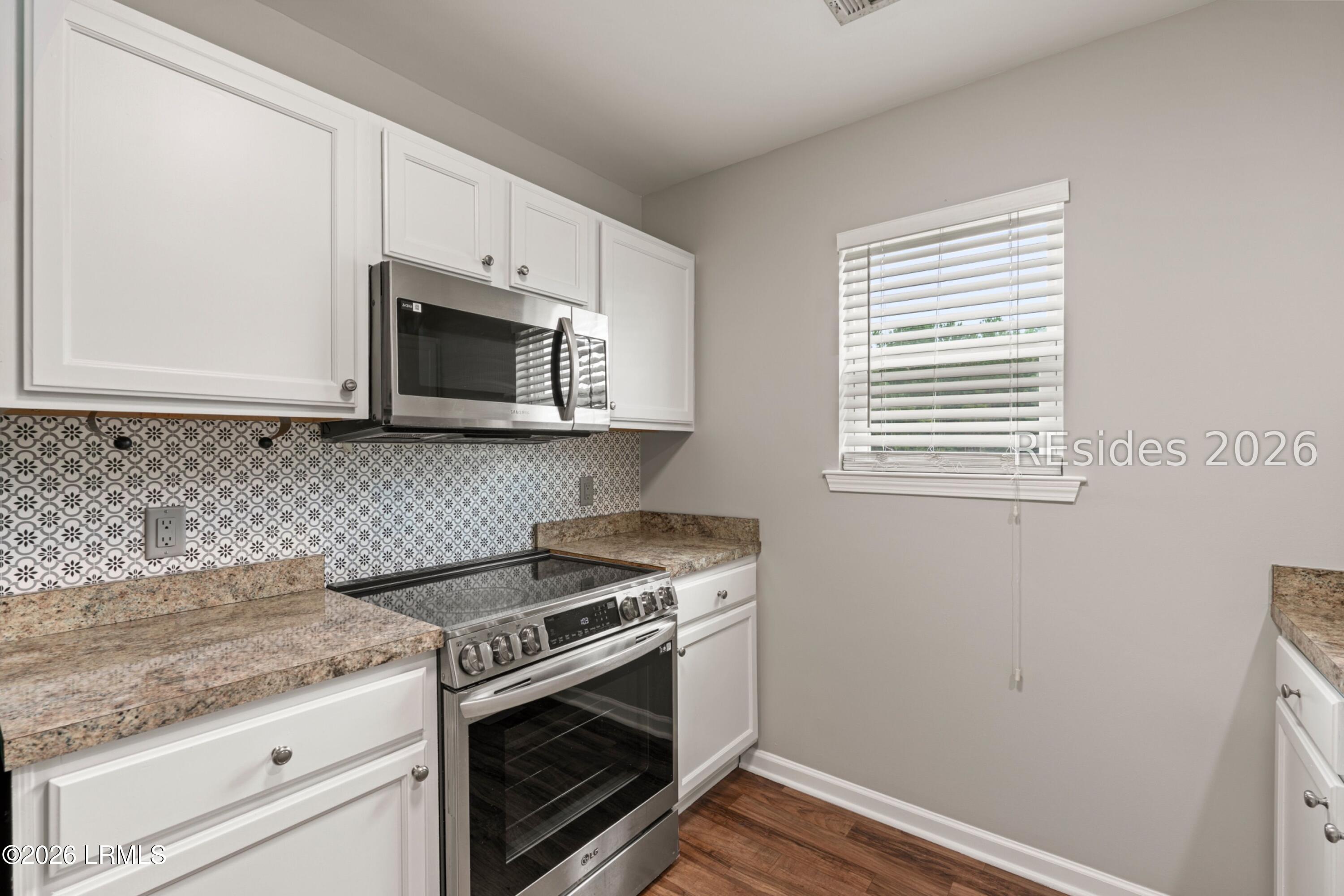 28 E Park Loop
