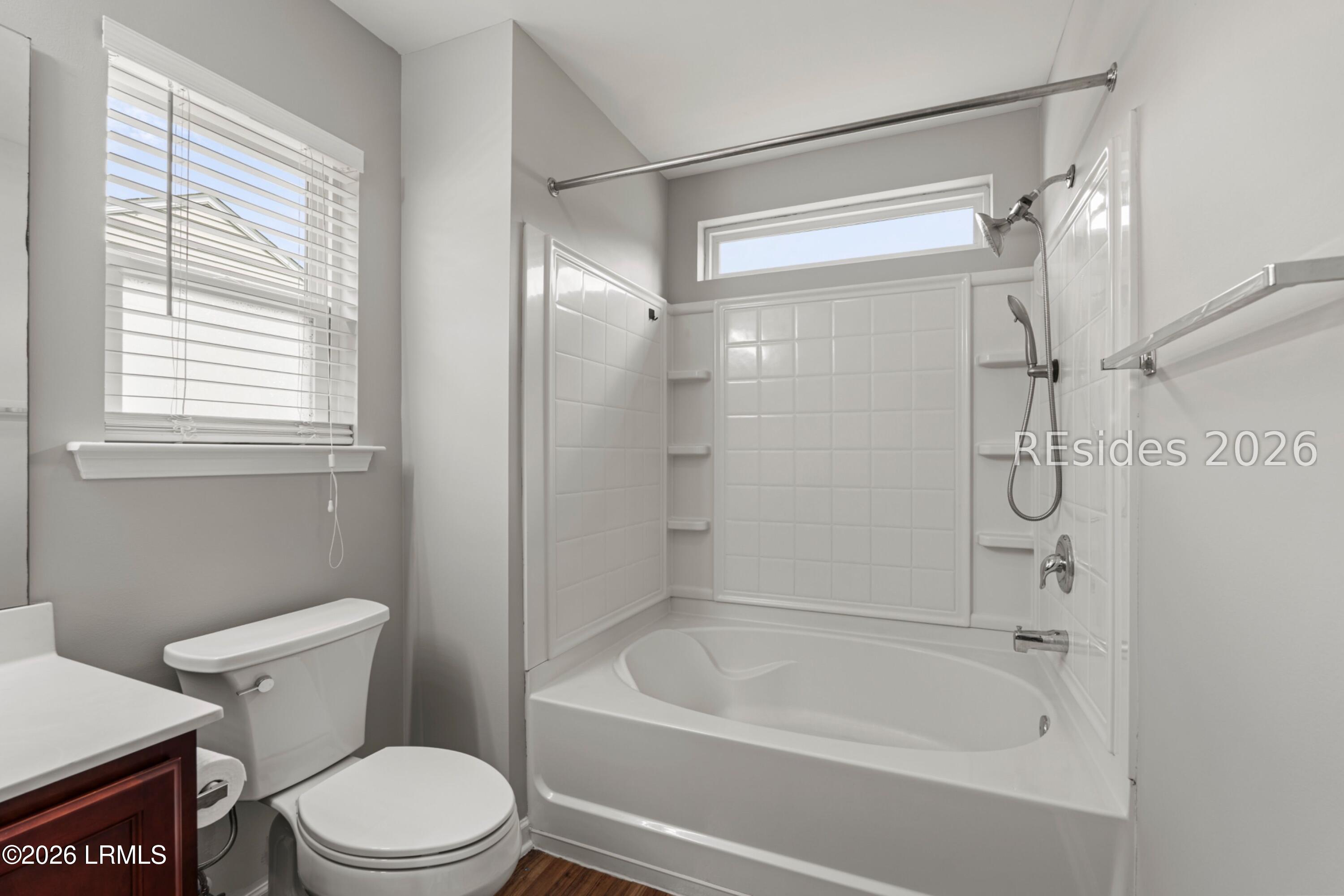 28 E Park Loop