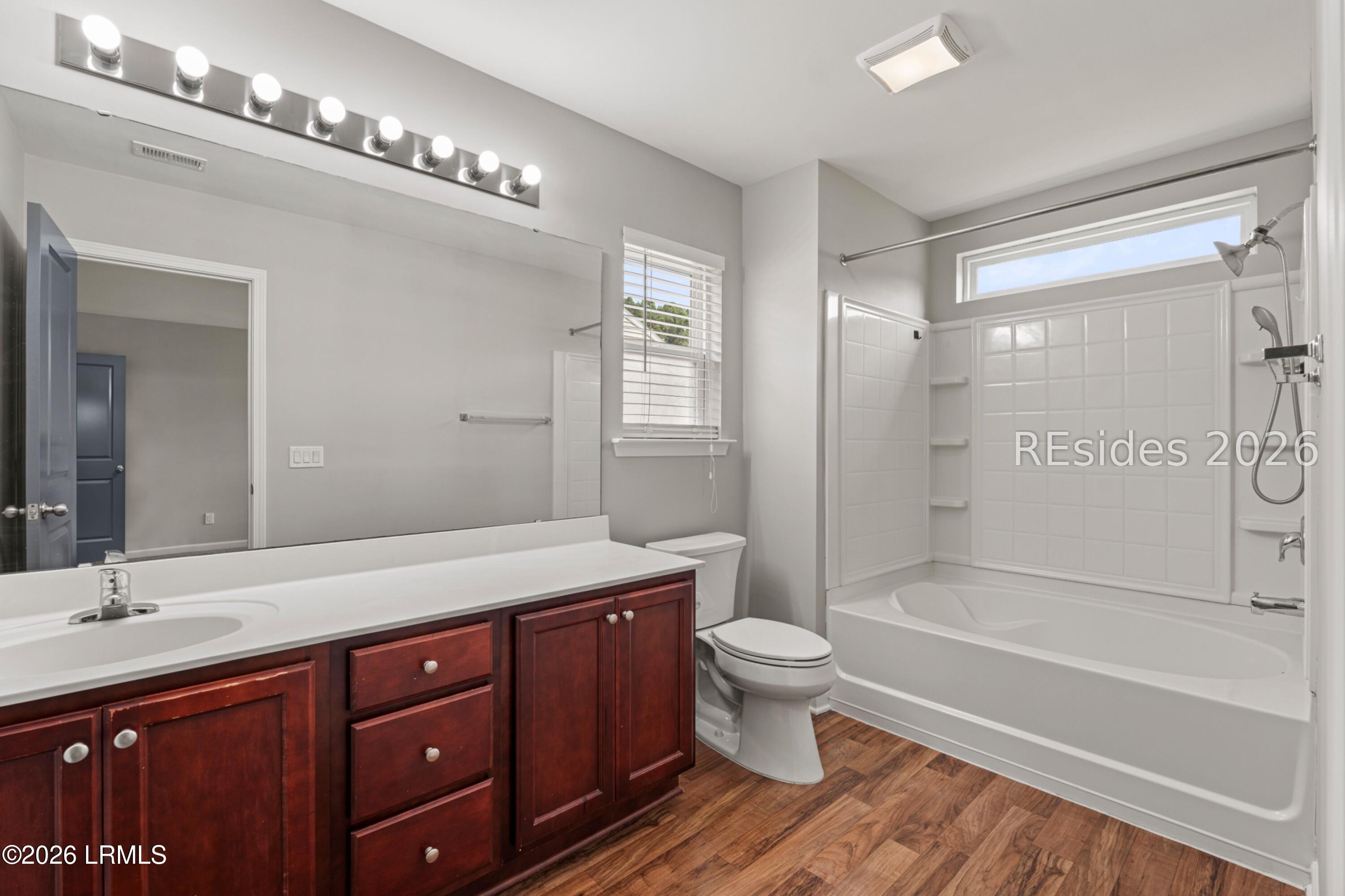 28 E Park Loop