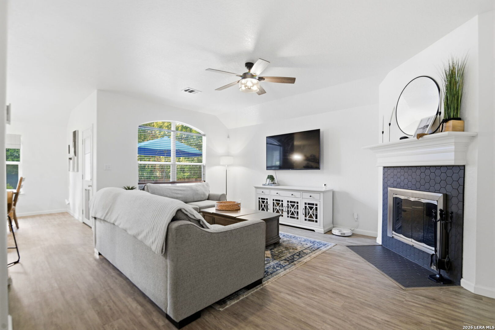 516 THOREAU TRL
