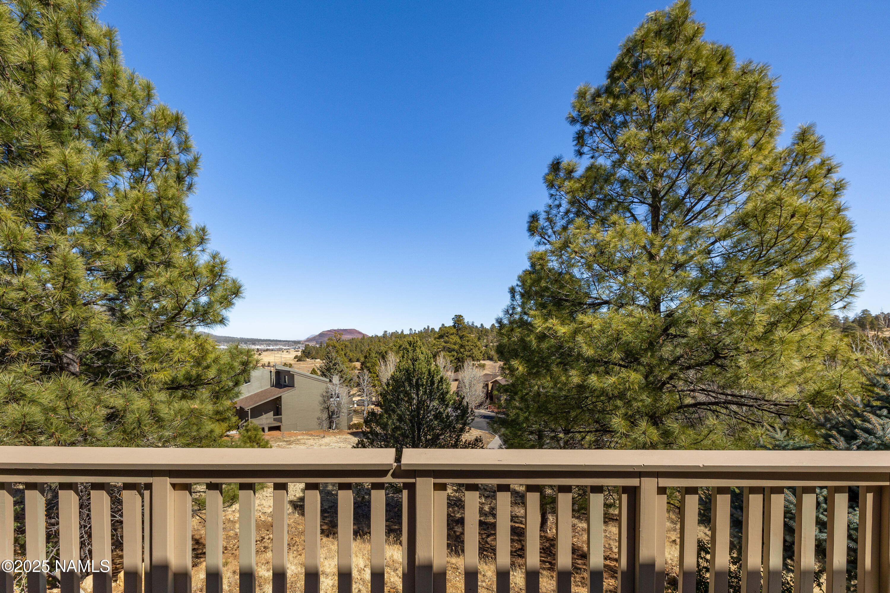 5962 E Mountain Oaks Drive